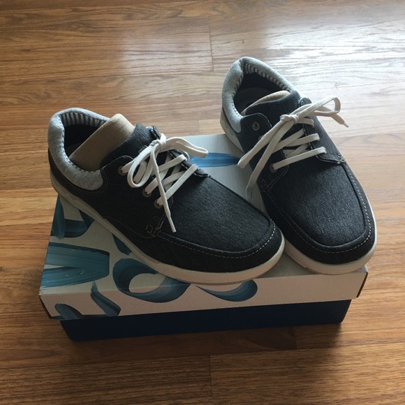 step isle lace clarks